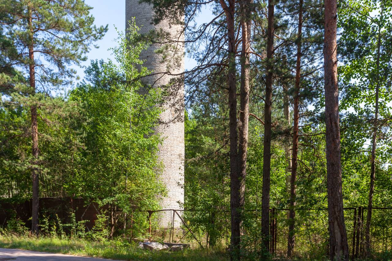 Здание водонапорной башни в Курортном районе Санкт-Петербурга: Комарово,  Большой проспект